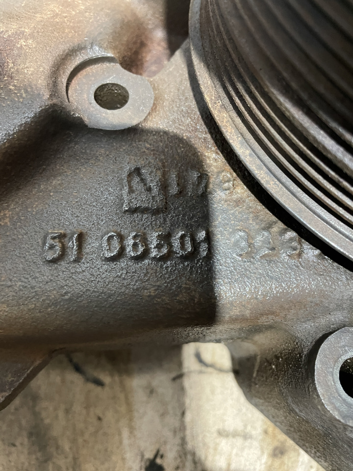 Fendt 930 MAN D0836 - pompa wody 51065013233 F926202610041 - Bomba de refrigerante para Maquinaria agrícola: foto 5 Fendt 930 MAN D0836 - pompa wody 51065013233 F926202610041 - Bomba de refrigerante para Maquinaria agrícola: foto 5