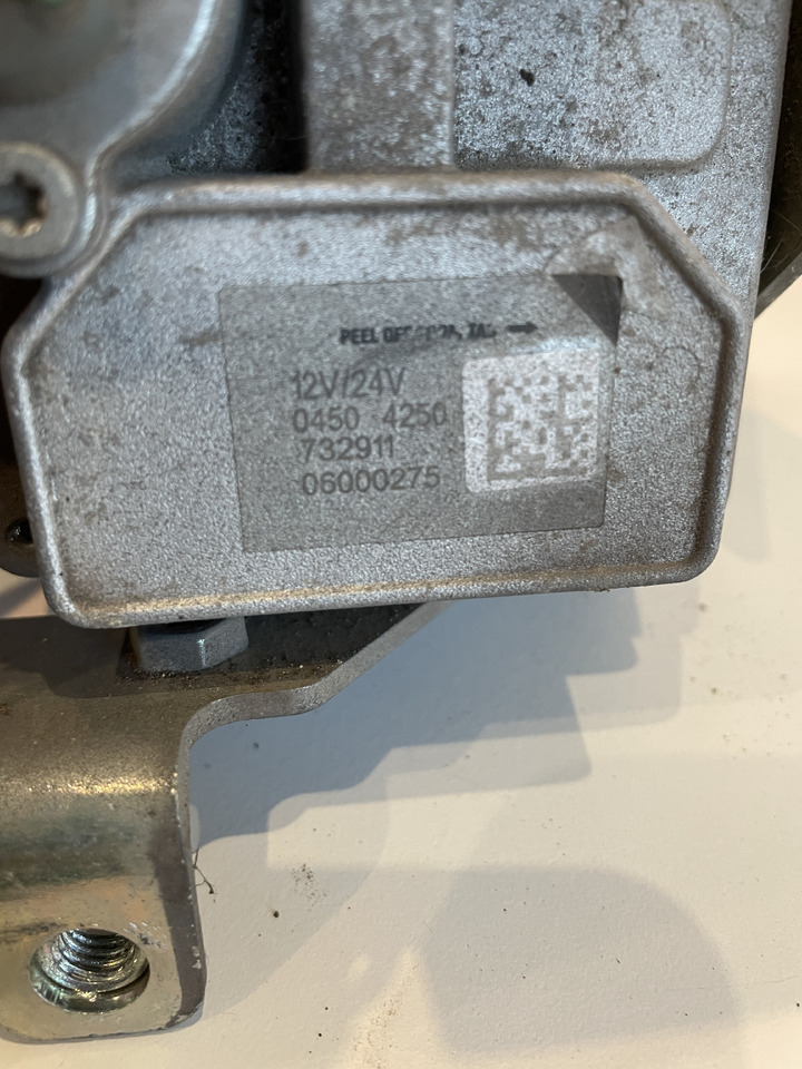 Fendt Deutz 926 936 TCD2013L064V - aktuator sterownik EGR 04504250 - Motor y piezas para Maquinaria agrícola: foto 3 Fendt Deutz 926 936 TCD2013L064V - aktuator sterownik EGR 04504250 - Motor y piezas para Maquinaria agrícola: foto 3
