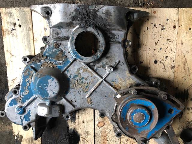 Ford TW Ford fonn-6015-DA - Obudowa Rozrządu - Motor y piezas para Maquinaria agrícola: foto 3 Ford TW Ford fonn-6015-DA - Obudowa Rozrządu - Motor y piezas para Maquinaria agrícola: foto 3