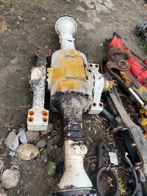 GP-axle 4504325 Cat 926 M części - Eje delantero para Maquinaria agrícola: foto 2 GP-axle 4504325 Cat 926 M części - Eje delantero para Maquinaria agrícola: foto 2