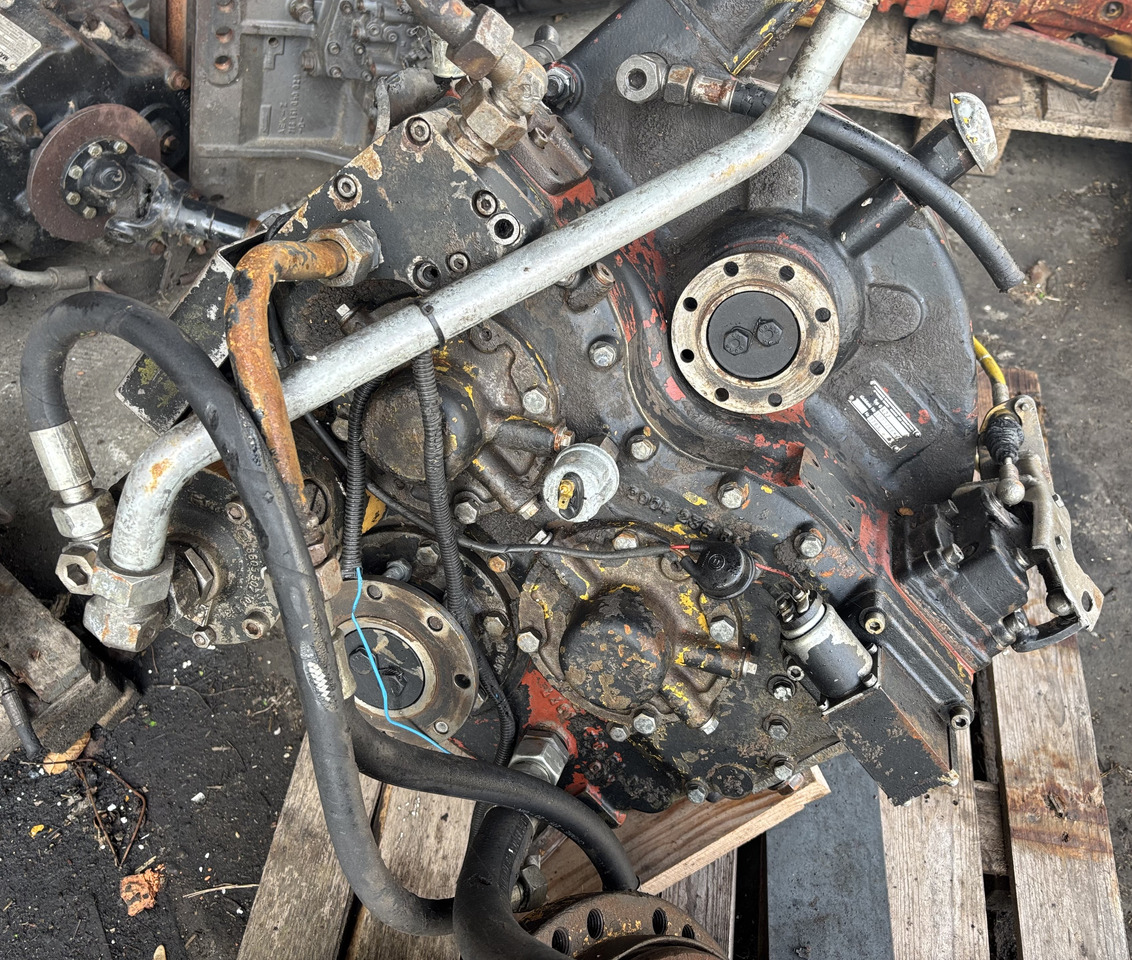 HANOMAG 422 Skrzynia Biegów do ładowarki kołowej HANOMAG 55 D - Caja de cambios para Maquinaria agrícola: foto 1 HANOMAG 422 Skrzynia Biegów do ładowarki kołowej HANOMAG 55 D - Caja de cambios para Maquinaria agrícola: foto 1