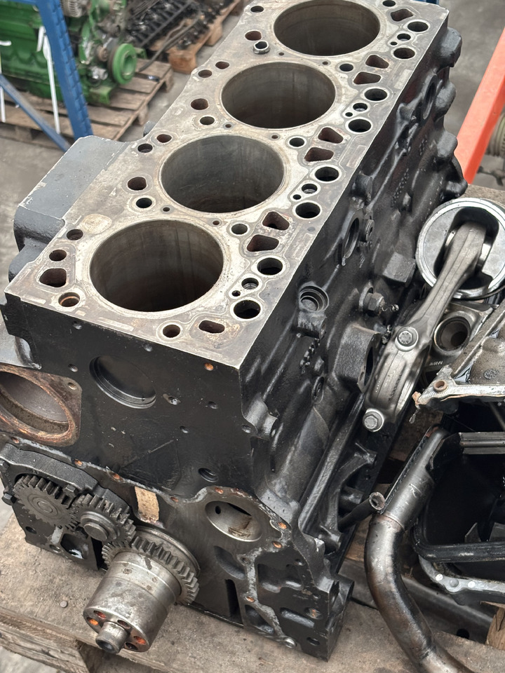 IVECO New Holland Tector / B3.9 Blok Silnika F4AE3481B 4896382 2830081 - Bloque de cilindros para Maquinaria agrícola: foto 1 IVECO New Holland Tector / B3.9 Blok Silnika F4AE3481B 4896382 2830081 - Bloque de cilindros para Maquinaria agrícola: foto 1