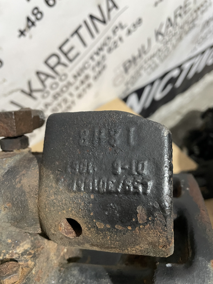 JCB FAstrac - obudowa środkowa skrzyni biegów - Caja de cambios y piezas para Tractor: foto 3 JCB FAstrac - obudowa środkowa skrzyni biegów - Caja de cambios y piezas para Tractor: foto 3