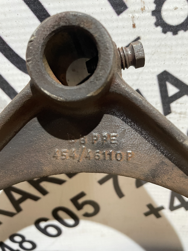 JCB Fastrac - widełki wybieraka skrzyni biegów 454/46110 - Caja de cambios y piezas para Tractor: foto 2 JCB Fastrac - widełki wybieraka skrzyni biegów 454/46110 - Caja de cambios y piezas para Tractor: foto 2