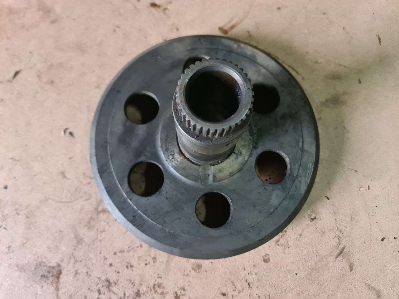 John Deere 4650, 4850 Wał Wejściowy z Przekładnią R70848 - Palier para Maquinaria agrícola: foto 2 John Deere 4650, 4850 Wał Wejściowy z Przekładnią R70848 - Palier para Maquinaria agrícola: foto 2