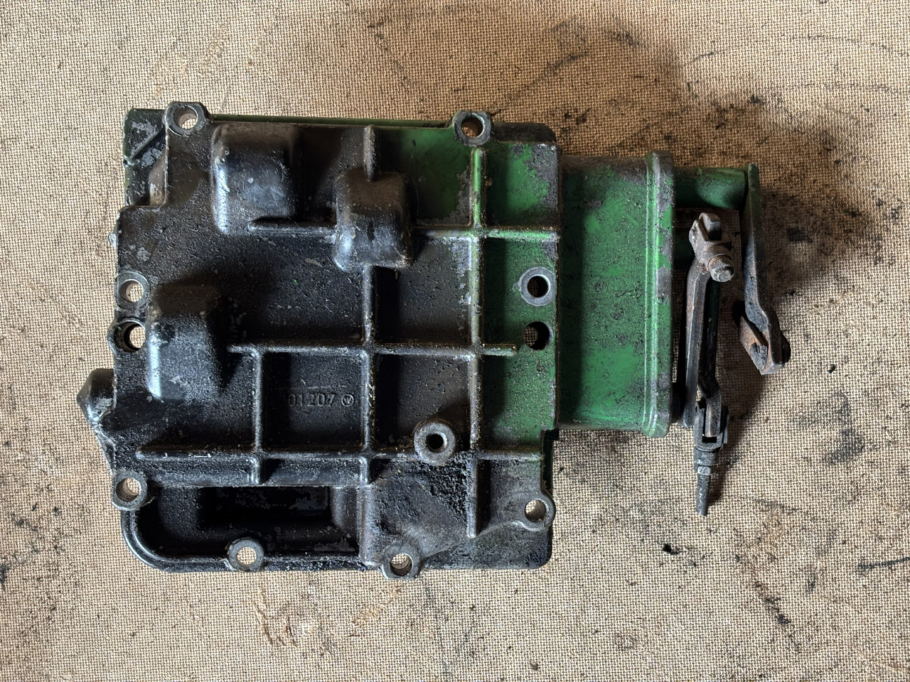 John Deere 6010, 6110, 6210 Osłona Obudowa Zmiany Biegów L101207 323204 AL155290 - Transmisión para Maquinaria agrícola: foto 1 John Deere 6010, 6110, 6210 Osłona Obudowa Zmiany Biegów L101207 323204 AL155290 - Transmisión para Maquinaria agrícola: foto 1