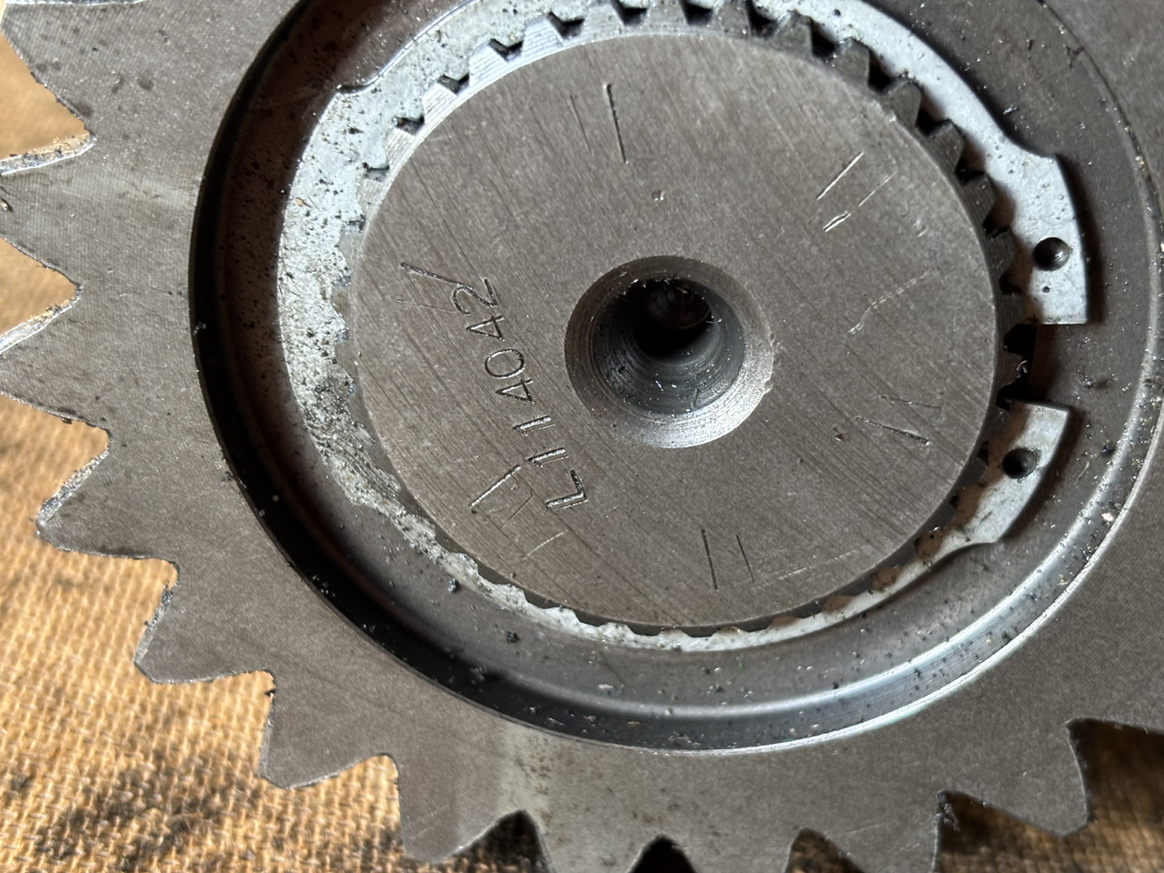 John Deere 6010 6110 6210 Wał Pośredni Koło Zębate Łożysko L114042 L156913 - Transmisión para Maquinaria agrícola: foto 4 John Deere 6010 6110 6210 Wał Pośredni Koło Zębate Łożysko L114042 L156913 - Transmisión para Maquinaria agrícola: foto 4