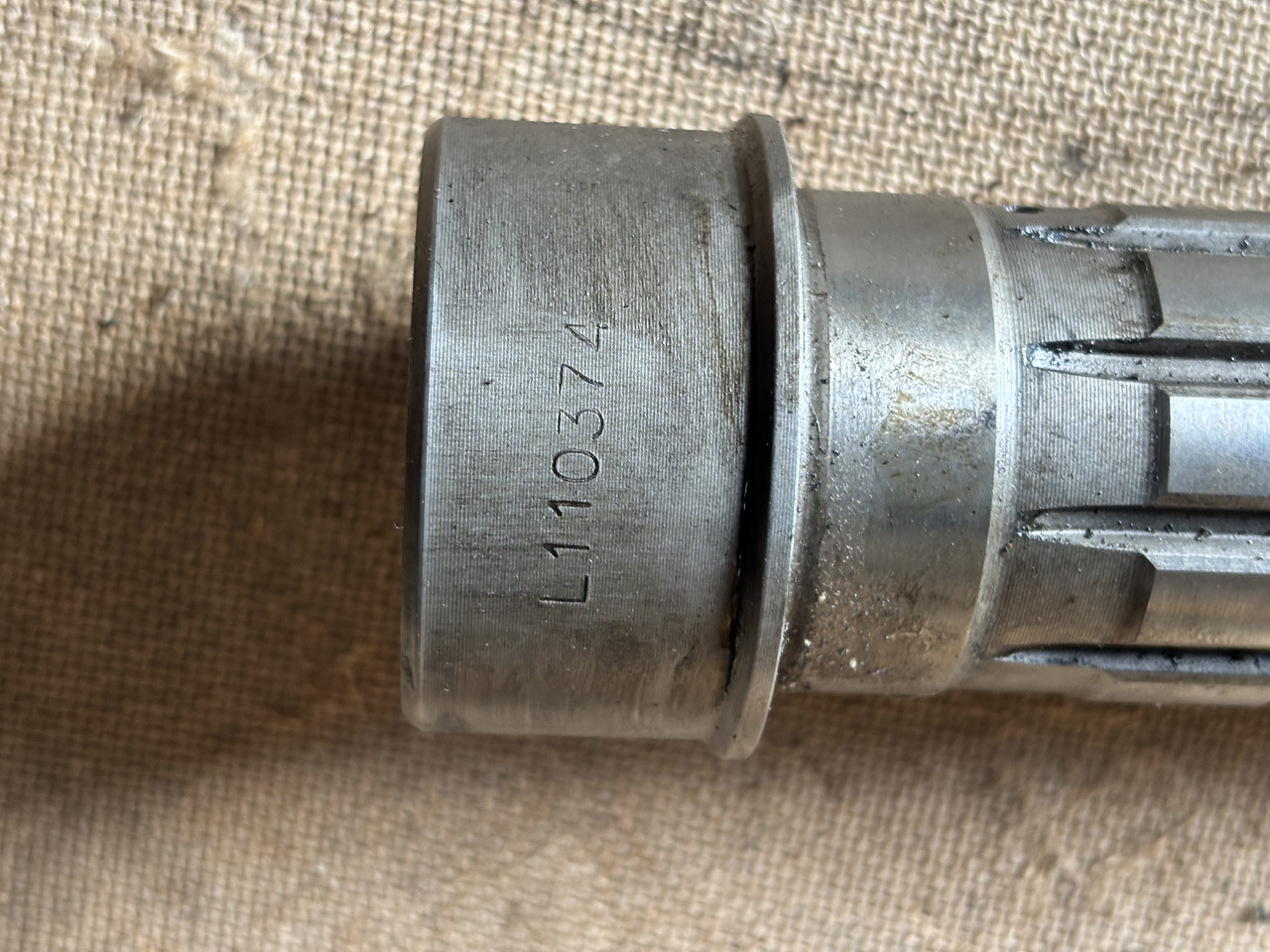 John Deere 6010 6110 6210 Wał Pośredni L110374 - Transmisión para Maquinaria agrícola: foto 4 John Deere 6010 6110 6210 Wał Pośredni L110374 - Transmisión para Maquinaria agrícola: foto 4