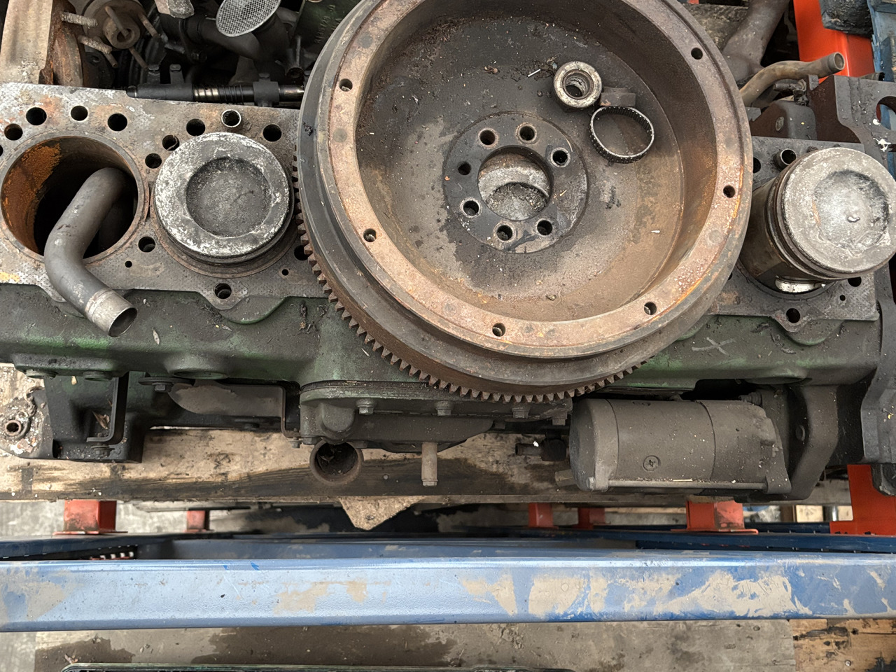 John Deere 6081 R127721 R127723 R120028 Cylinder Tłoki Klawiatura Koło Zamachowe CZĘŚCI - Volante de inercia para Maquinaria agrícola: foto 3 John Deere 6081 R127721 R127723 R120028 Cylinder Tłoki Klawiatura Koło Zamachowe CZĘŚCI - Volante de inercia para Maquinaria agrícola: foto 3