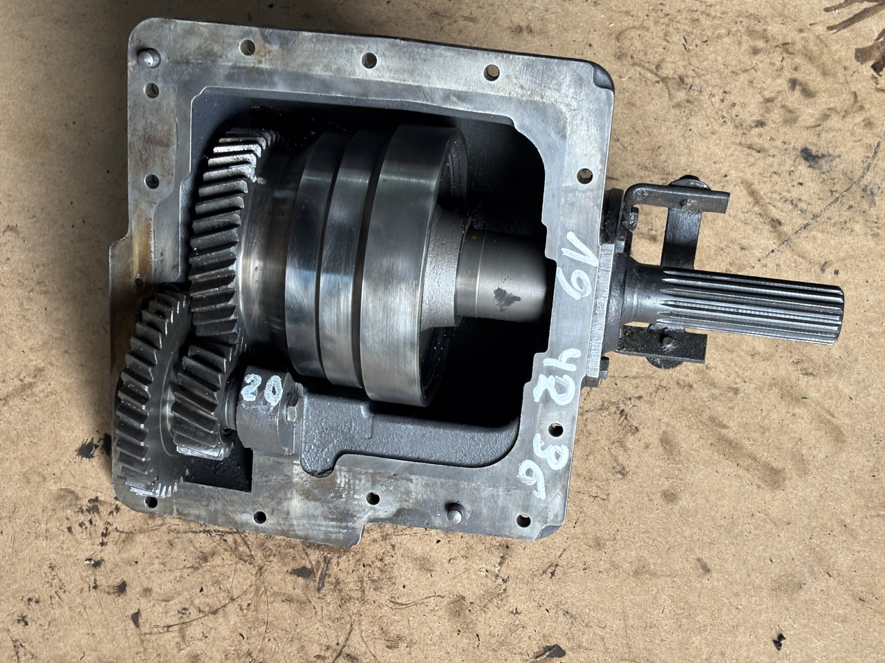 John Deere 6110, 6000, 6010 Przystawka Przedniego Napędu L76149 L101047 - Palier para Maquinaria agrícola: foto 4 John Deere 6110, 6000, 6010 Przystawka Przedniego Napędu L76149 L101047 - Palier para Maquinaria agrícola: foto 4