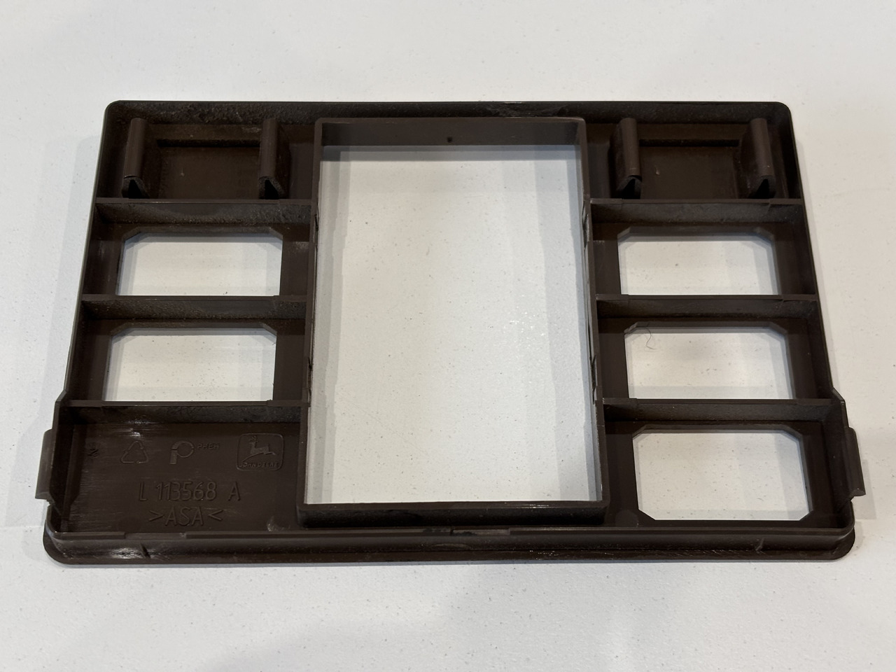 John Deere 6110 6210 Płytka Obudowa Ramka L113568 - Cabina e interior para Maquinaria agrícola: foto 4 John Deere 6110 6210 Płytka Obudowa Ramka L113568 - Cabina e interior para Maquinaria agrícola: foto 4