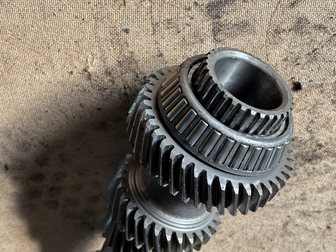 John Deere 6120 6220 Wał Napędowy L153401 - Palier para Maquinaria agrícola: foto 3 John Deere 6120 6220 Wał Napędowy L153401 - Palier para Maquinaria agrícola: foto 3