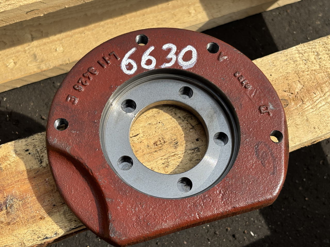 John Deere 6630 Obudowa Łożyska L113426   L215099 - Piezas del tren de rodaje para Maquinaria agrícola: foto 2 John Deere 6630 Obudowa Łożyska L113426   L215099 - Piezas del tren de rodaje para Maquinaria agrícola: foto 2