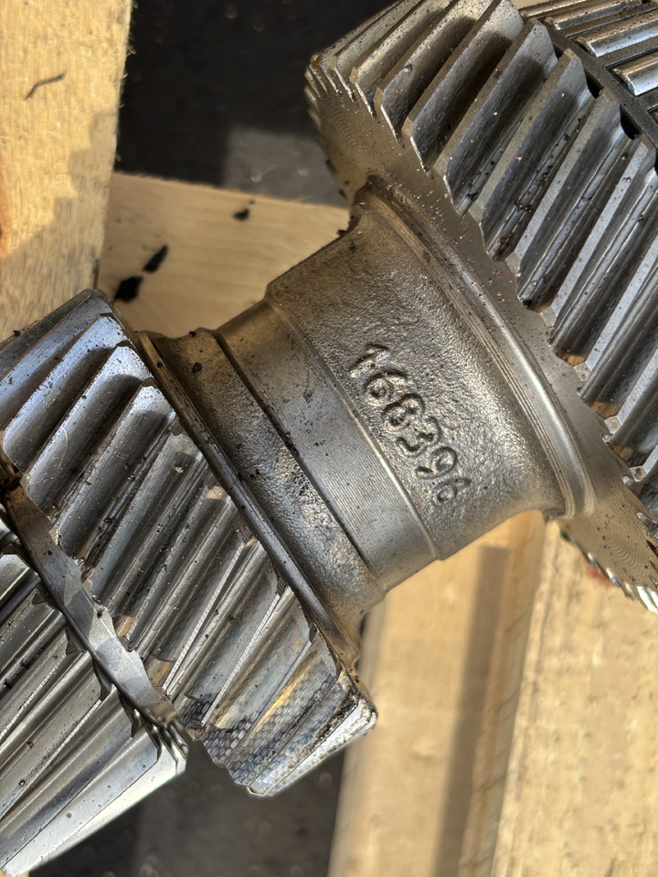 John Deere 6630 Wał napędowy Łożyska L213000 L168395 L168396 L168396 - Palier para Maquinaria agrícola: foto 3 John Deere 6630 Wał napędowy Łożyska L213000 L168395 L168396 L168396 - Palier para Maquinaria agrícola: foto 3