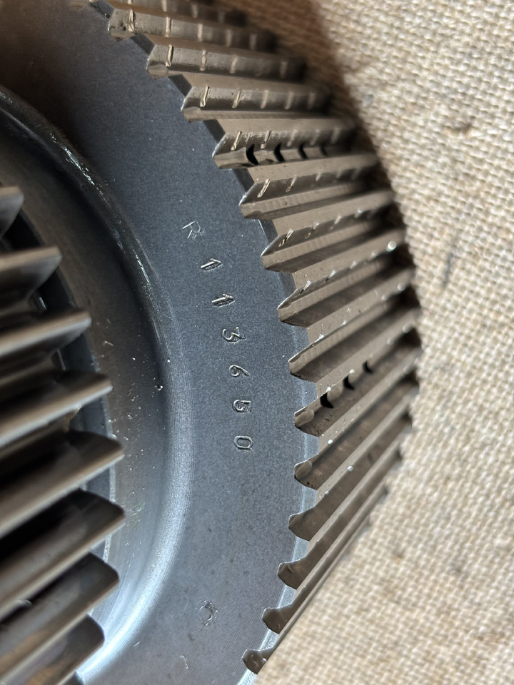 John Deere 6810 6910 Tryb jazdy kosza sprzęgłowego Biego R113656 - Embrague y piezas para Tractor: foto 3 John Deere 6810 6910 Tryb jazdy kosza sprzęgłowego Biego R113656 - Embrague y piezas para Tractor: foto 3