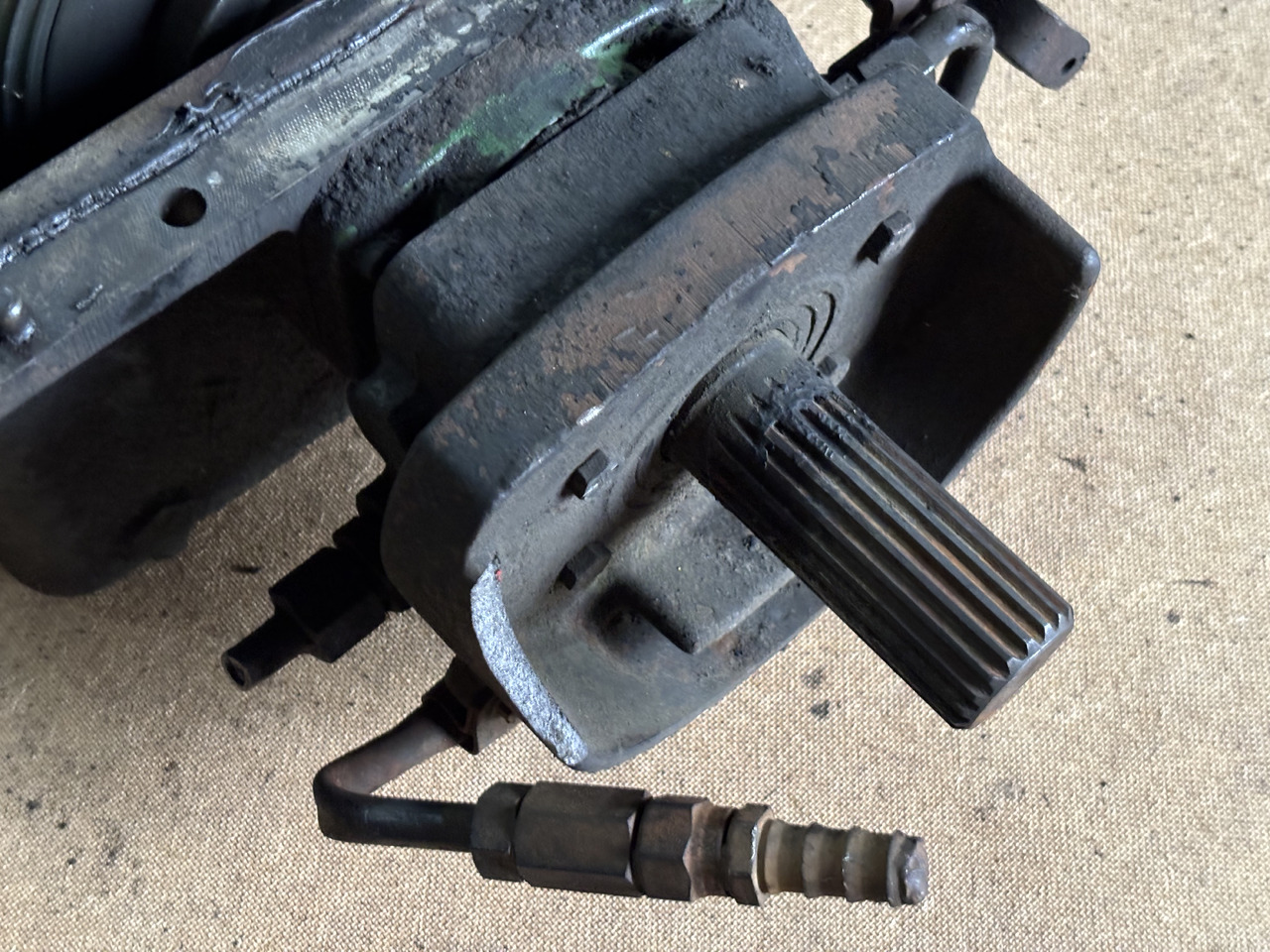 John Deere 6810 Przystawka Przedniego Napędu R134577 - Palier para Maquinaria agrícola: foto 2 John Deere 6810 Przystawka Przedniego Napędu R134577 - Palier para Maquinaria agrícola: foto 2