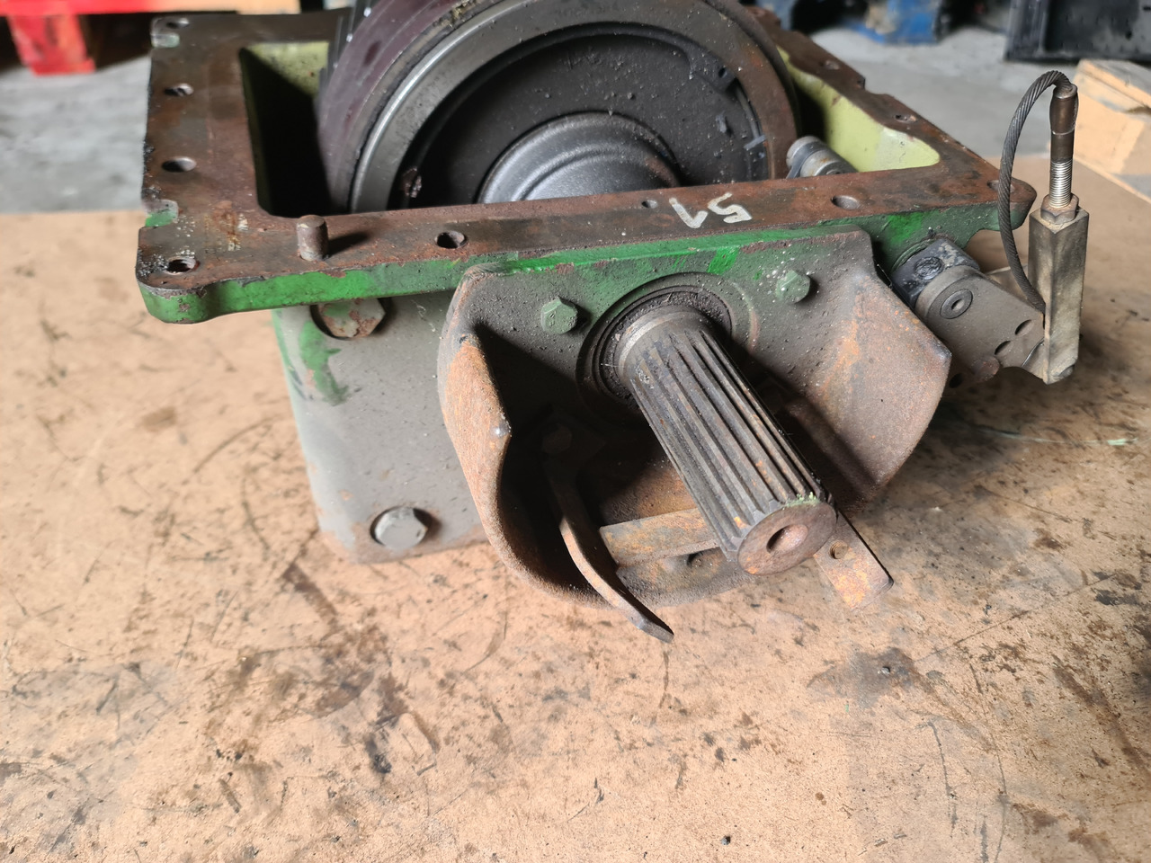 John Deere 6820 Przystawka Przedniego Napędu R134577 - Transmisión para Maquinaria agrícola: foto 2 John Deere 6820 Przystawka Przedniego Napędu R134577 - Transmisión para Maquinaria agrícola: foto 2