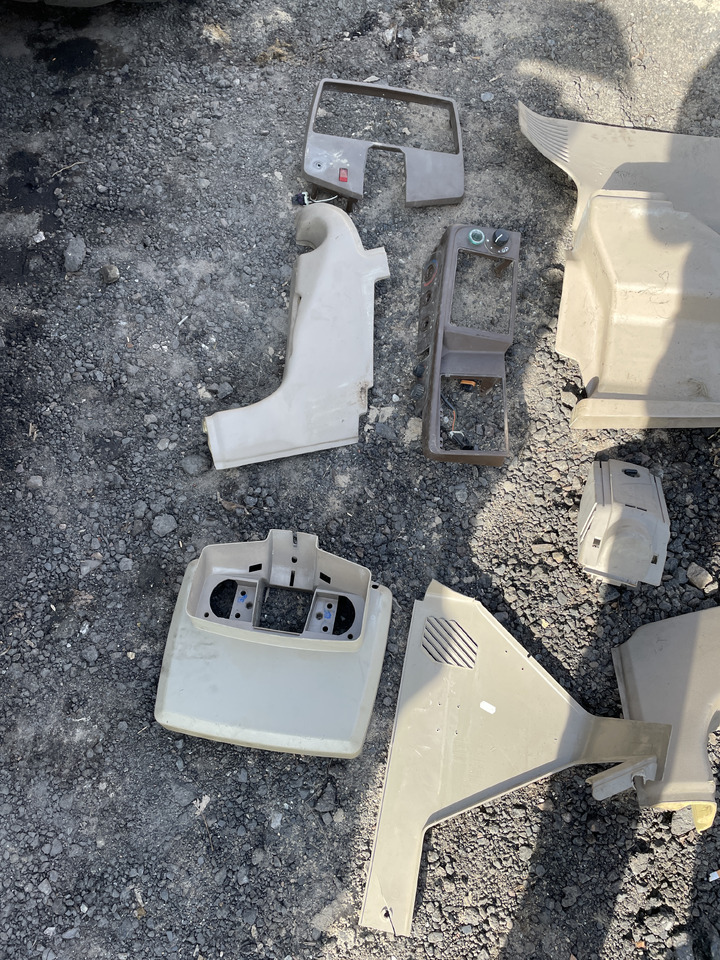 John Deere 6920 - plastiki wnętrza kabiny - Cabina e interior para Maquinaria agrícola: foto 2 John Deere 6920 - plastiki wnętrza kabiny - Cabina e interior para Maquinaria agrícola: foto 2