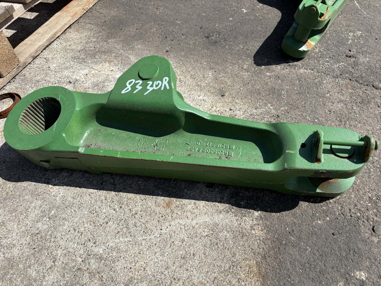 John Deere 7xxxR 8xxxR - ramię podnośnika lewe R218917 R235302 - Brazo: foto 1 John Deere 7xxxR 8xxxR - ramię podnośnika lewe R218917 R235302 - Brazo: foto 1