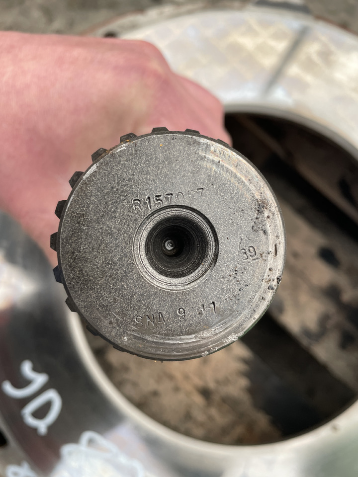 John Deere 8110 8120 8210 9120 9220 - półoś granat R157057 R111450 R157061 R157059 - Palier para Maquinaria agrícola: foto 2 John Deere 8110 8120 8210 9120 9220 - półoś granat R157057 R111450 R157061 R157059 - Palier para Maquinaria agrícola: foto 2