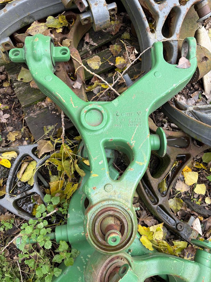 John Deere 8120 8220 8320 Lewy Prawy Wachacz R537611 R537610 - Suspensión para Maquinaria agrícola: foto 1 John Deere 8120 8220 8320 Lewy Prawy Wachacz R537611 R537610 - Suspensión para Maquinaria agrícola: foto 1