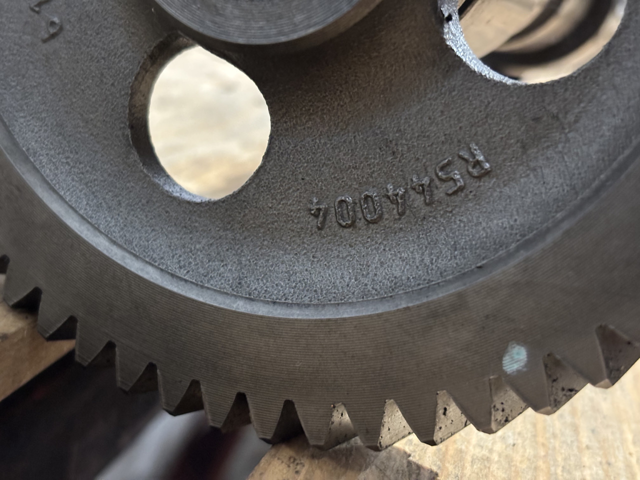 John Deere RE557328 R544004 R538072 Wałek Rozrządu - Árbol de levas para Maquinaria agrícola: foto 2 John Deere RE557328 R544004 R538072 Wałek Rozrządu - Árbol de levas para Maquinaria agrícola: foto 2