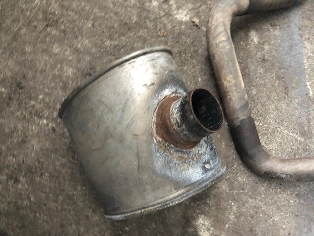 John Deere Tłumik - 6100 | 6200 | 6300 | 6400 - Silenciador para Maquinaria agrícola: foto 5 John Deere Tłumik - 6100 | 6200 | 6300 | 6400 - Silenciador para Maquinaria agrícola: foto 5