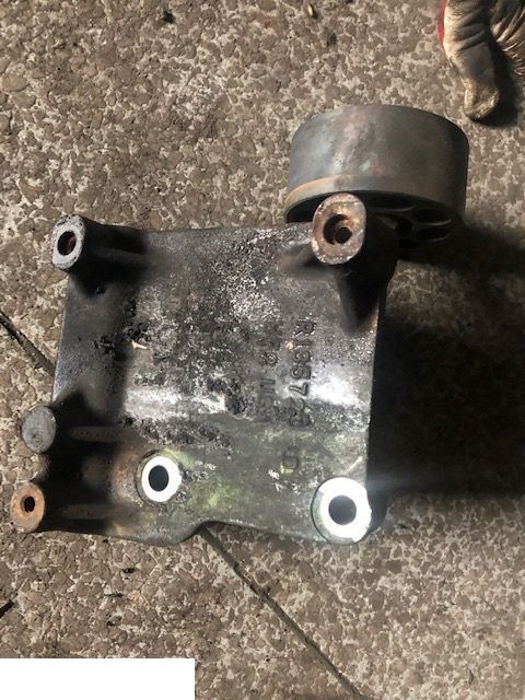 John Deere r135728 - Support Podstawa Klimatyzacji - Pieza de aire acondicionado para Maquinaria agrícola: foto 1 John Deere r135728 - Support Podstawa Klimatyzacji - Pieza de aire acondicionado para Maquinaria agrícola: foto 1