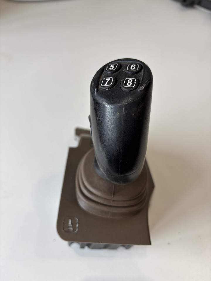 John Deere seria 6000 7000 8000 R - joystick 5-funkcyjny CommandARM RE573554 - Palanca de cambio para Maquinaria agrícola: foto 2 John Deere seria 6000 7000 8000 R - joystick 5-funkcyjny CommandARM RE573554 - Palanca de cambio para Maquinaria agrícola: foto 2