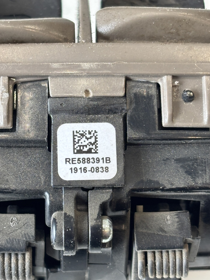 John Deere seria 6000 7000 8000 R - przełącznik tylnego TUZa RE588391 RE586552 - Sensor para Maquinaria agrícola: foto 4 John Deere seria 6000 7000 8000 R - przełącznik tylnego TUZa RE588391 RE586552 - Sensor para Maquinaria agrícola: foto 4
