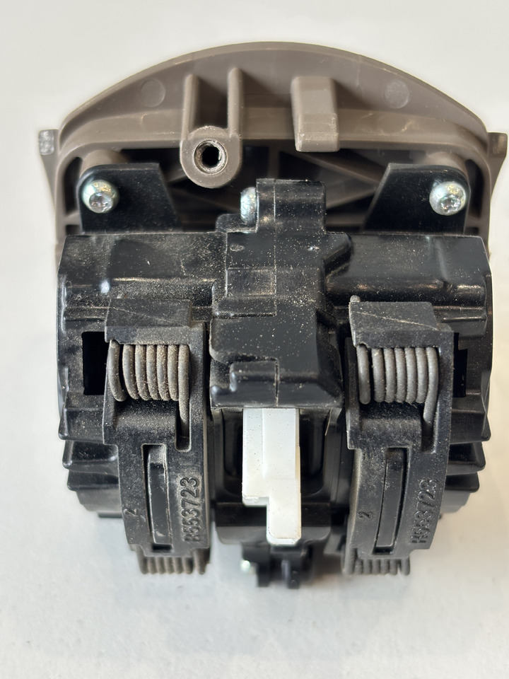 John Deere seria 6000 7000 8000 R - przełącznik tylnego TUZa RE588391 RE586552 - Sensor para Maquinaria agrícola: foto 3 John Deere seria 6000 7000 8000 R - przełącznik tylnego TUZa RE588391 RE586552 - Sensor para Maquinaria agrícola: foto 3