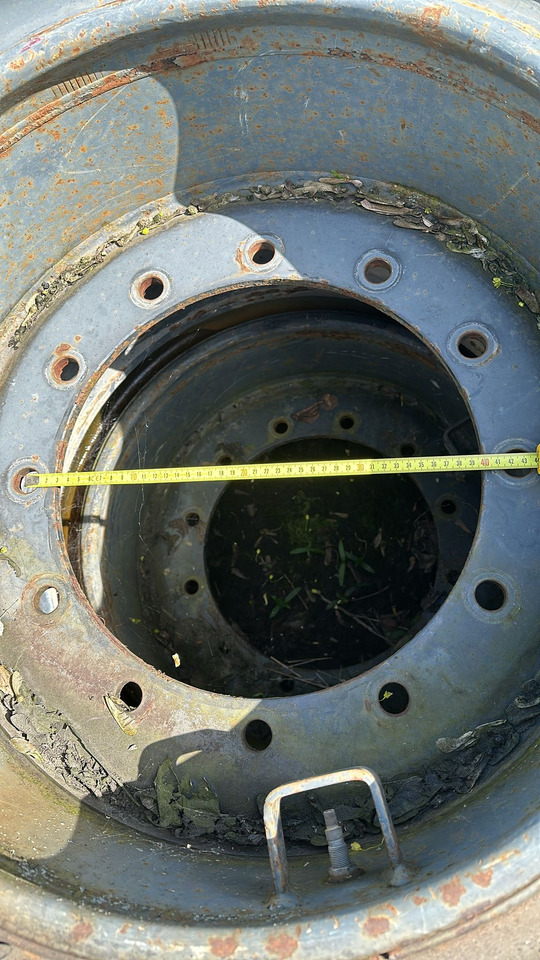 Koła felgi opony pełne - ładowarka - Liebherr Komatsu Ahlmann Volvo 25" - Llanta para Maquinaria agrícola: foto 5 Koła felgi opony pełne - ładowarka - Liebherr Komatsu Ahlmann Volvo 25" - Llanta para Maquinaria agrícola: foto 5