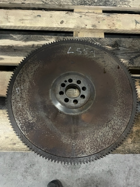 Liebherr L551 D916 koło zamachowe - Volante de inercia para Maquinaria agrícola: foto 2 Liebherr L551 D916 koło zamachowe - Volante de inercia para Maquinaria agrícola: foto 2