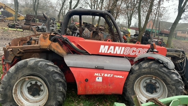 Manitou 627 zwolnica zwrotnica ramie teleskop karetka felgi części - Mangueta para Maquinaria agrícola: foto 3 Manitou 627 zwolnica zwrotnica ramie teleskop karetka felgi części - Mangueta para Maquinaria agrícola: foto 3