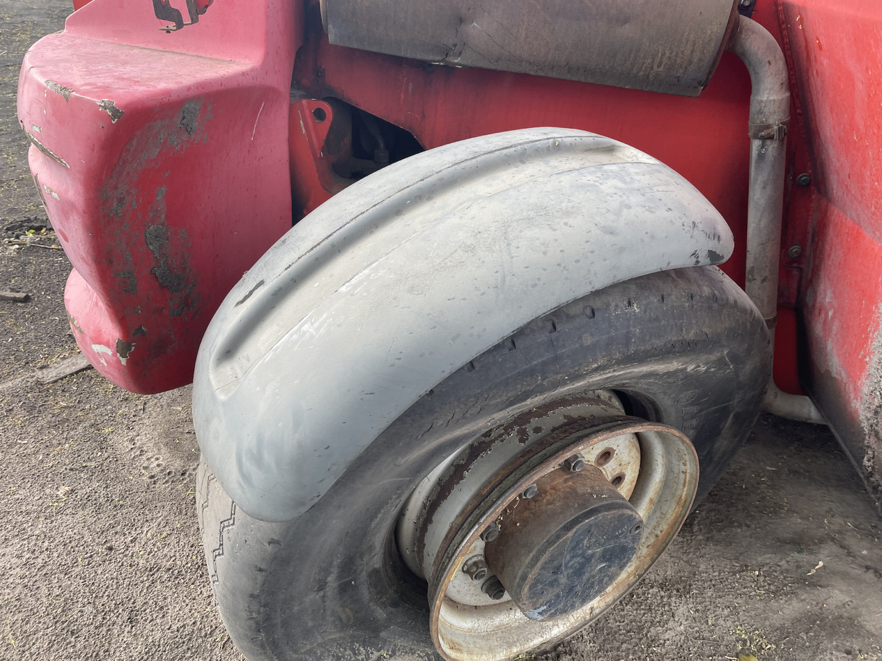 Manitou MHT 860 - części - błotniki drzwi kabina - Puerta y piezas para Maquinaria agrícola: foto 5 Manitou MHT 860 - części - błotniki drzwi kabina - Puerta y piezas para Maquinaria agrícola: foto 5