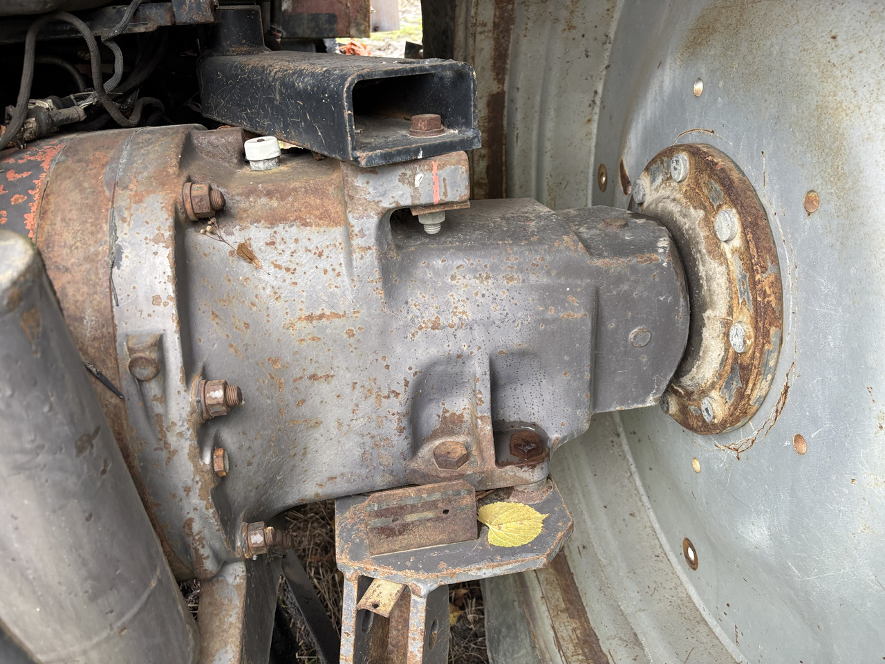 Massey Ferguson 8160 Prawa Obudowa Pochwa Zwolnicy Wał CZĘŚCI 3615729M11 3583795M3 - Mando final para Maquinaria agrícola: foto 1 Massey Ferguson 8160 Prawa Obudowa Pochwa Zwolnicy Wał CZĘŚCI 3615729M11 3583795M3 - Mando final para Maquinaria agrícola: foto 1