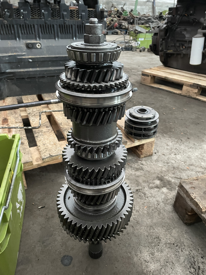 Massey Fergusson 3690 - skrzynia biegów - częśći - Caja de cambios para Maquinaria agrícola: foto 2 Massey Fergusson 3690 - skrzynia biegów - częśći - Caja de cambios para Maquinaria agrícola: foto 2