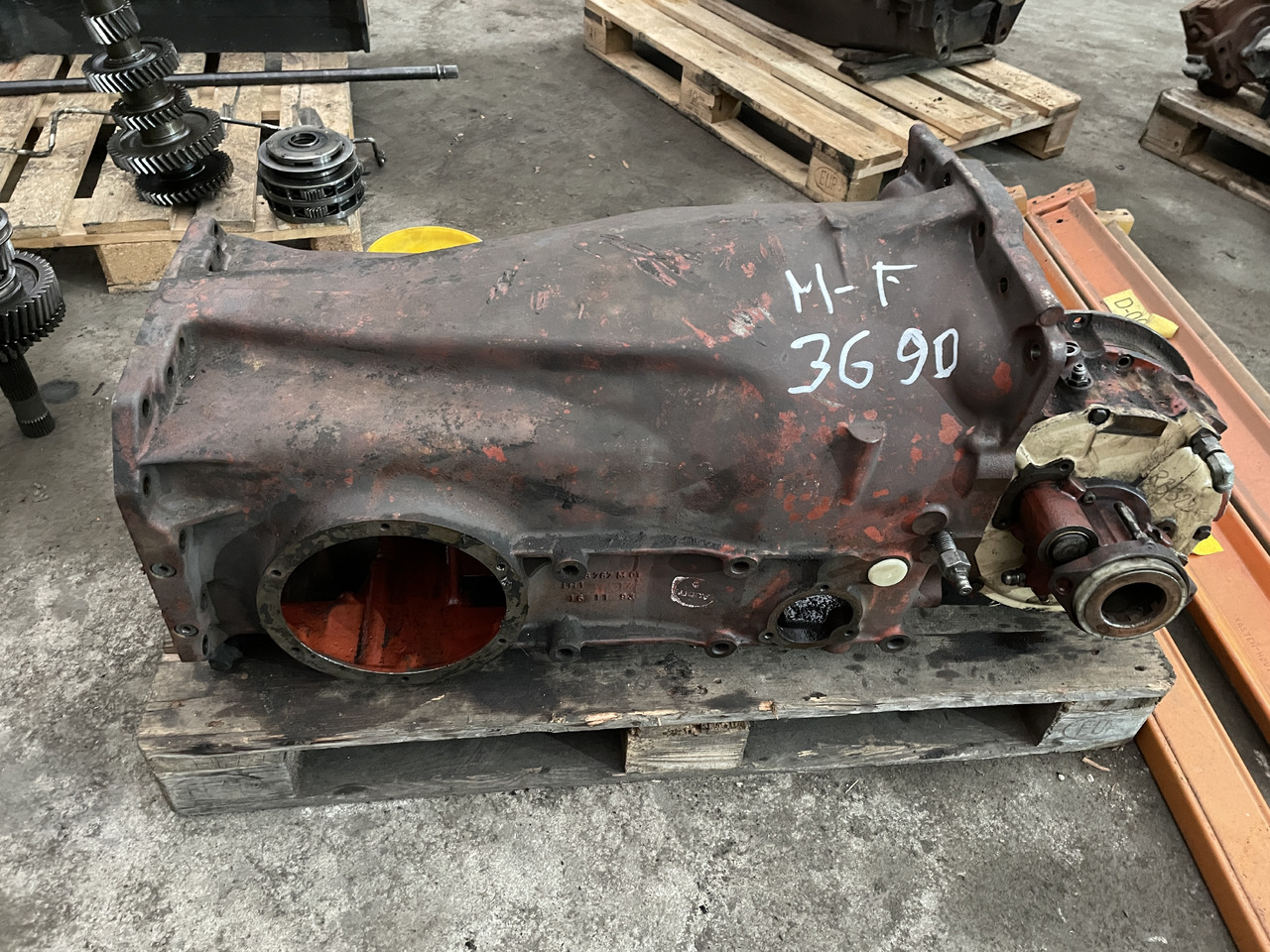 Massey Fergusson 3690 - skrzynia biegów - częśći - Caja de cambios para Maquinaria agrícola: foto 1 Massey Fergusson 3690 - skrzynia biegów - częśći - Caja de cambios para Maquinaria agrícola: foto 1