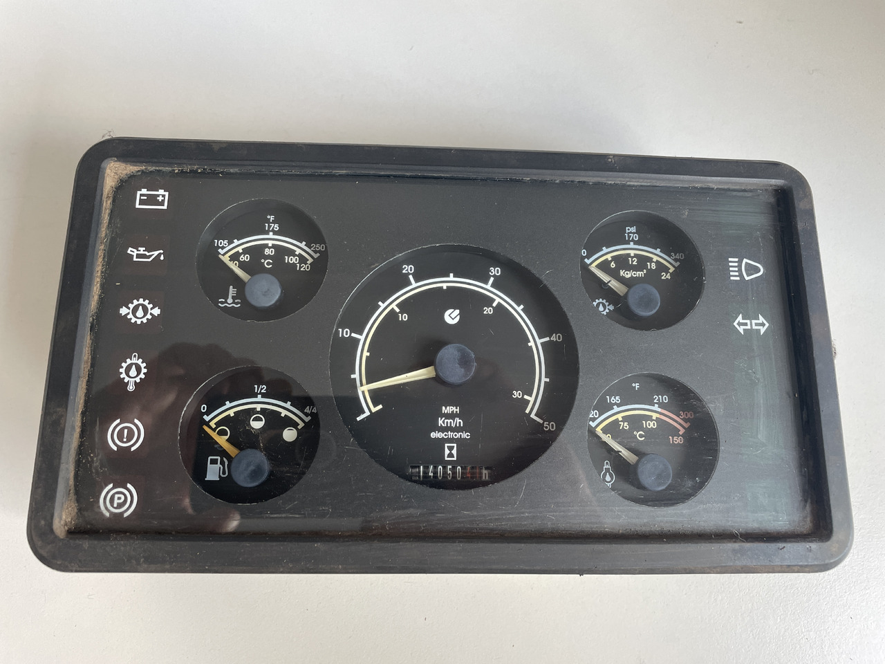 Matbro TS260 TS280 - licznik zegary - Salpicadero para Equipo de manutención: foto 1 Matbro TS260 TS280 - licznik zegary - Salpicadero para Equipo de manutención: foto 1