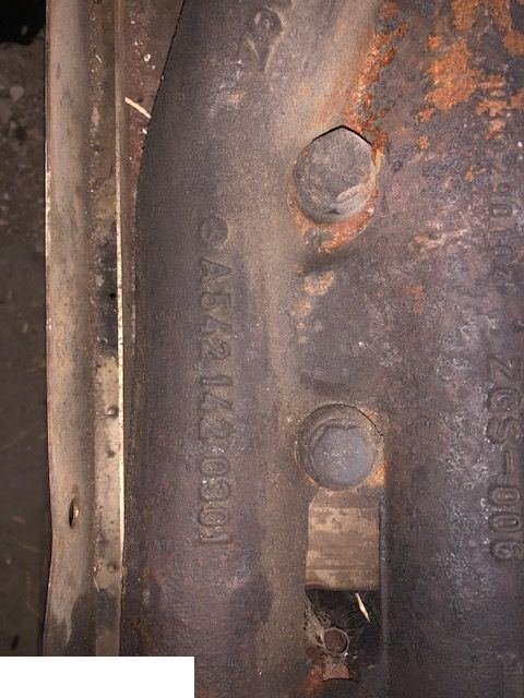 Mercedes OM 502 kolektor wydechowy A5421420301 - Colector de escape para Maquinaria agrícola: foto 1 Mercedes OM 502 kolektor wydechowy A5421420301 - Colector de escape para Maquinaria agrícola: foto 1