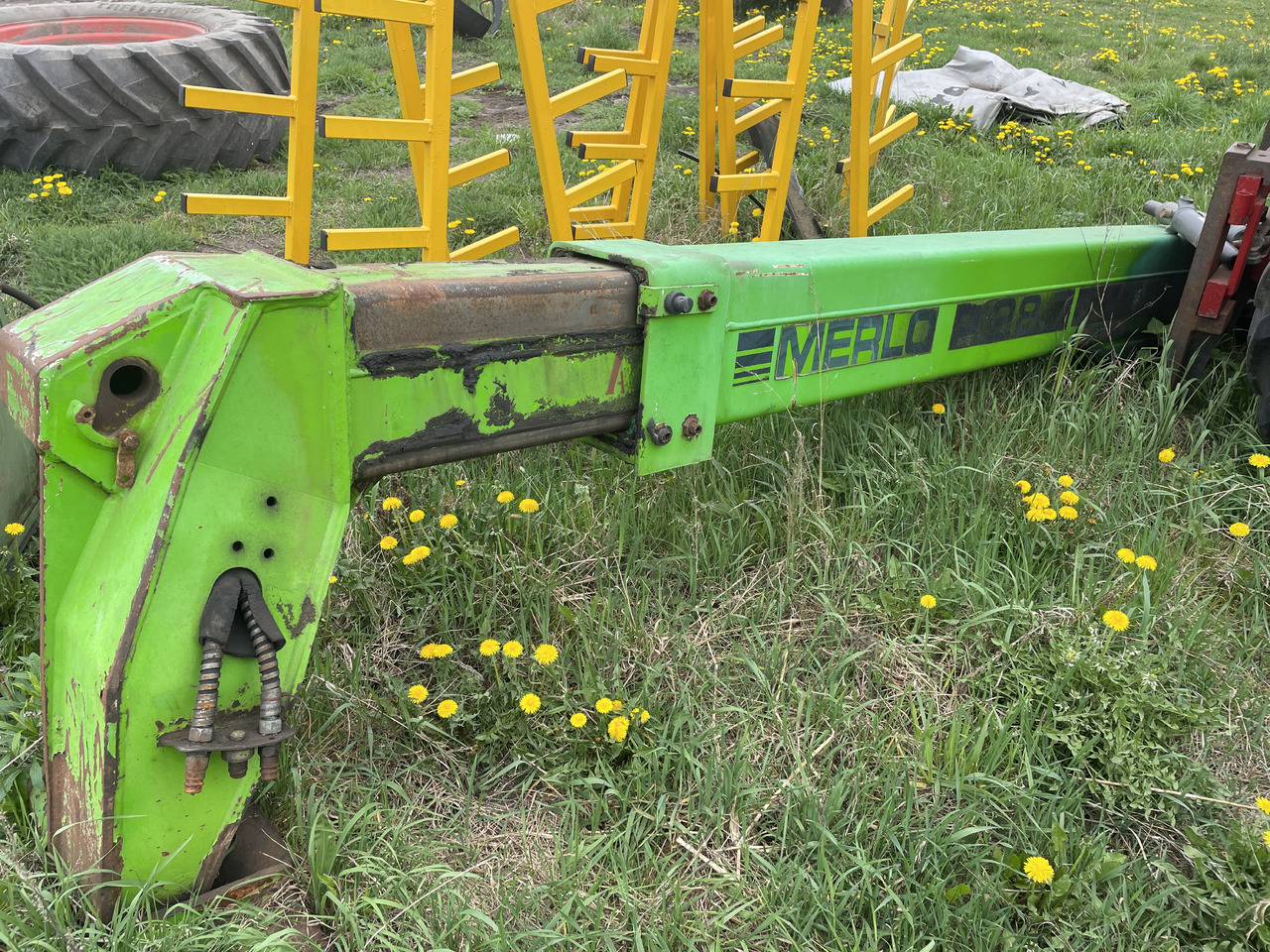 Merlo P28.7 - maszt teleskop - Brazo para Equipo de manutención: foto 1 Merlo P28.7 - maszt teleskop - Brazo para Equipo de manutención: foto 1