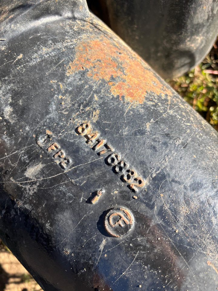 NEW HOLLAND T8.390 Zwrotnica Lewa Tył Obudowa Mechanizm Różnicowy 84176832 - Mangueta para Maquinaria agrícola: foto 2 NEW HOLLAND T8.390 Zwrotnica Lewa Tył Obudowa Mechanizm Różnicowy 84176832 - Mangueta para Maquinaria agrícola: foto 2