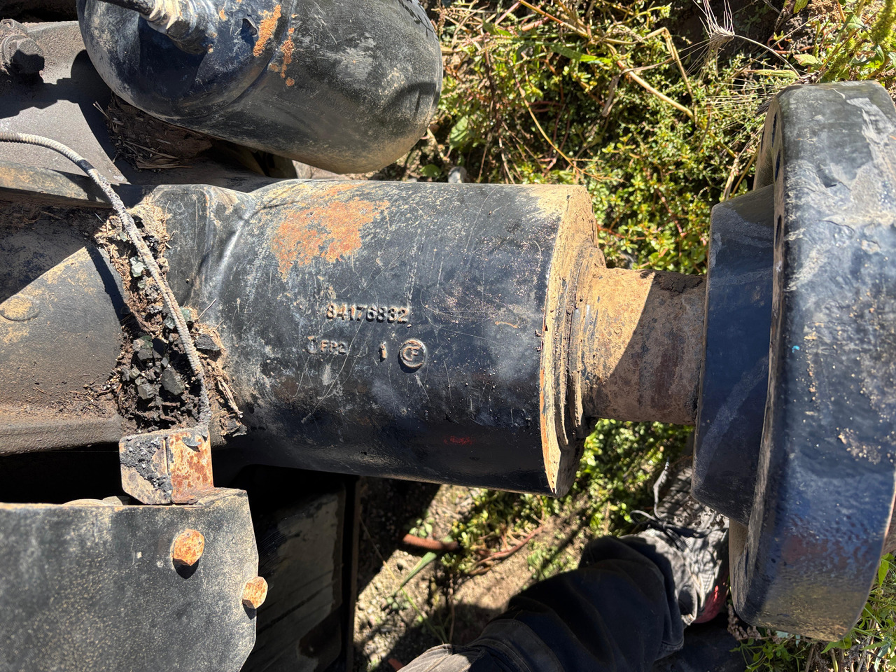 NEW HOLLAND T8.390 Zwrotnica Lewa Tył Obudowa Mechanizm Różnicowy 84176832 - Mangueta para Maquinaria agrícola: foto 1 NEW HOLLAND T8.390 Zwrotnica Lewa Tył Obudowa Mechanizm Różnicowy 84176832 - Mangueta para Maquinaria agrícola: foto 1