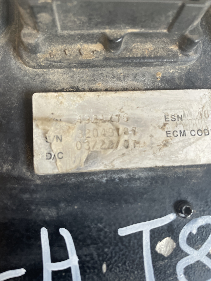 New Holland Cummins - sterownik silnika ECU komputer 4921776 - Unidad de control para Maquinaria agrícola: foto 4 New Holland Cummins - sterownik silnika ECU komputer 4921776 - Unidad de control para Maquinaria agrícola: foto 4