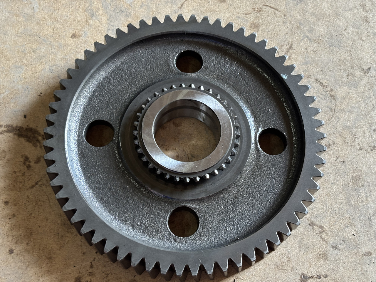 New Holland T6 125 145 160 T7 190 210 Koło Zębate 87678016 - Transmisión para Maquinaria agrícola: foto 1 New Holland T6 125 145 160 T7 190 210 Koło Zębate 87678016 - Transmisión para Maquinaria agrícola: foto 1