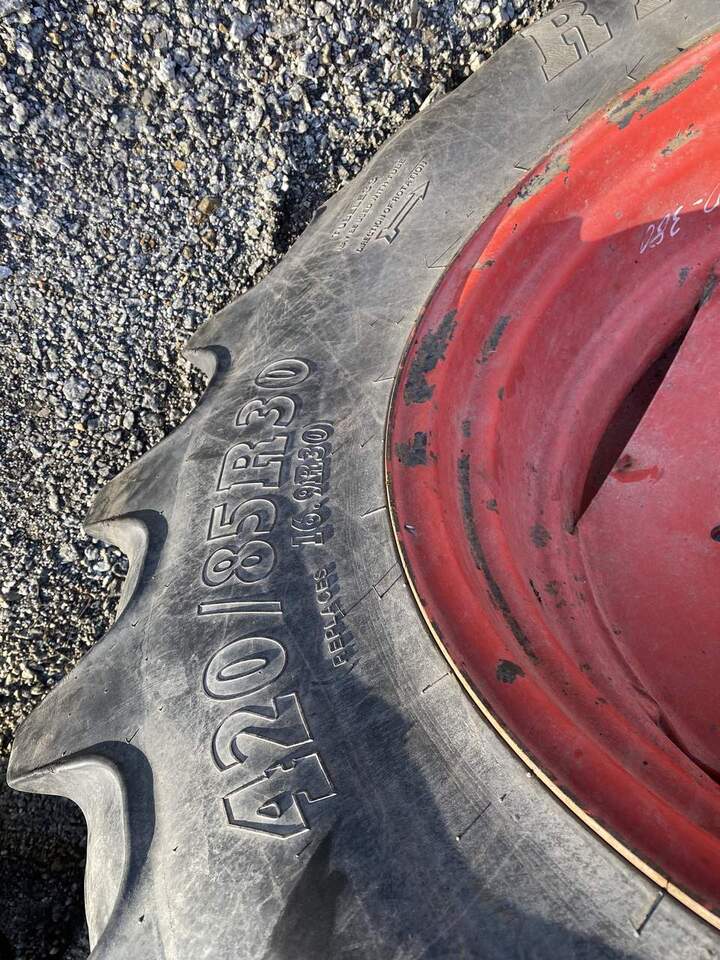 Opony BKT 420/85R30 - Neumático para Maquinaria agrícola: foto 2 Opony BKT 420/85R30 - Neumático para Maquinaria agrícola: foto 2