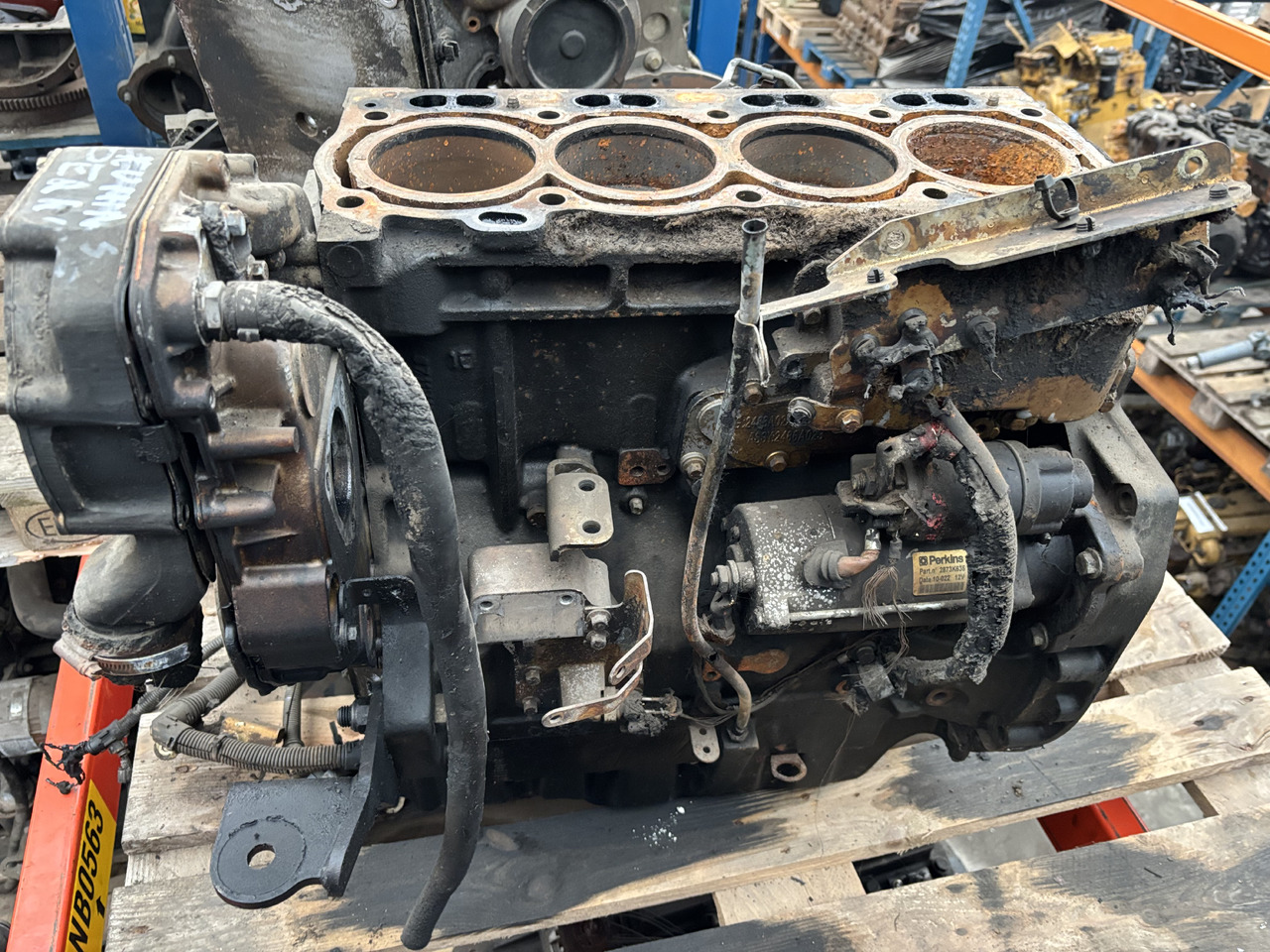 Perkins 1104D-E44T Silnik Blok Miska Olejowa Wał CZĘŚCI - Motor y piezas para Maquinaria de construcción: foto 1 Perkins 1104D-E44T Silnik Blok Miska Olejowa Wał CZĘŚCI - Motor y piezas para Maquinaria de construcción: foto 1