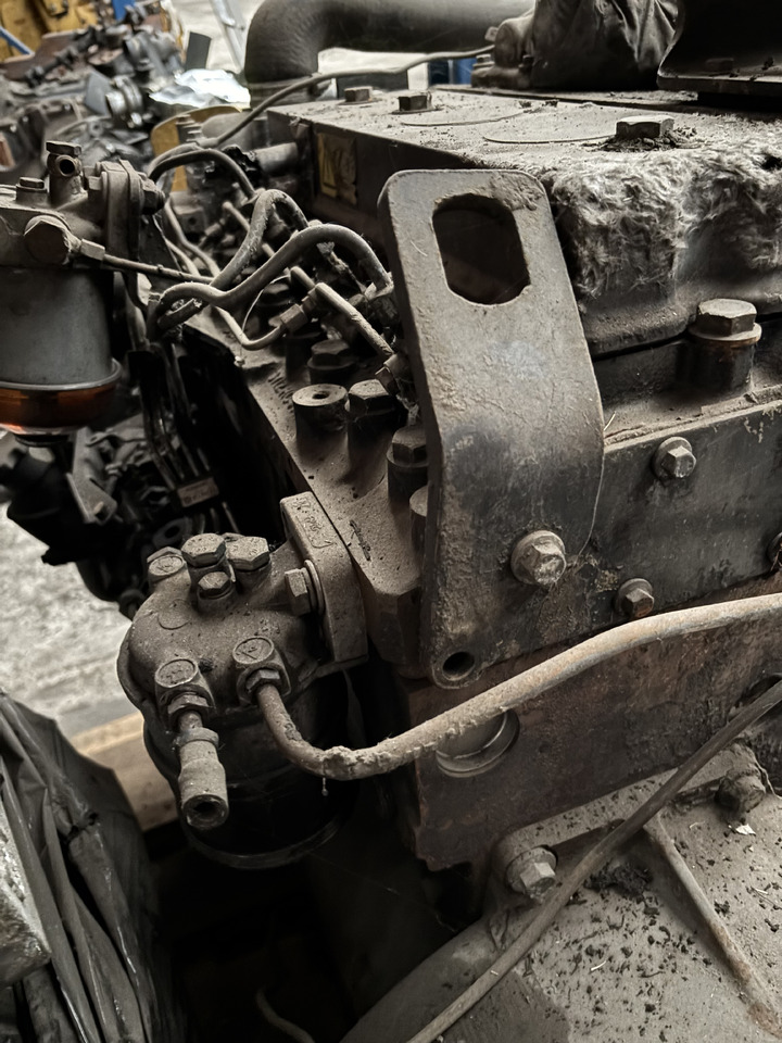 Perkins 1548/2300 Silnik Blok Kolektor Koło Pasowe Wał CZĘŚCI - Motor y piezas para Maquinaria de construcción: foto 1 Perkins 1548/2300 Silnik Blok Kolektor Koło Pasowe Wał CZĘŚCI - Motor y piezas para Maquinaria de construcción: foto 1