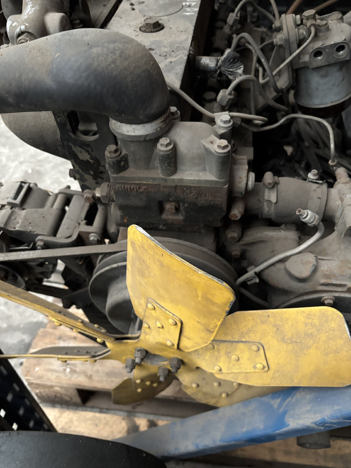 Perkins 1548/2300 Silnik Blok Kolektor Koło Pasowe Wał CZĘŚCI - Motor y piezas para Maquinaria de construcción: foto 2 Perkins 1548/2300 Silnik Blok Kolektor Koło Pasowe Wał CZĘŚCI - Motor y piezas para Maquinaria de construcción: foto 2