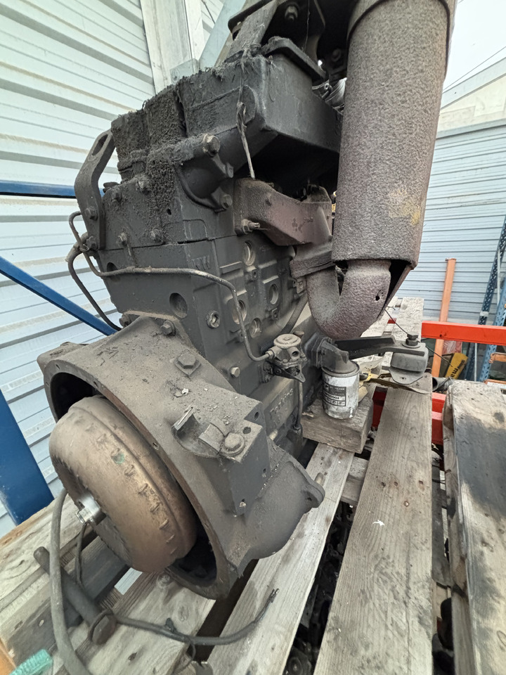 Perkins 1548/2300 Silnik Blok Kolektor Koło Pasowe Wał Pokrywa CZĘŚCI - Motor y piezas para Maquinaria de construcción: foto 1 Perkins 1548/2300 Silnik Blok Kolektor Koło Pasowe Wał Pokrywa CZĘŚCI - Motor y piezas para Maquinaria de construcción: foto 1